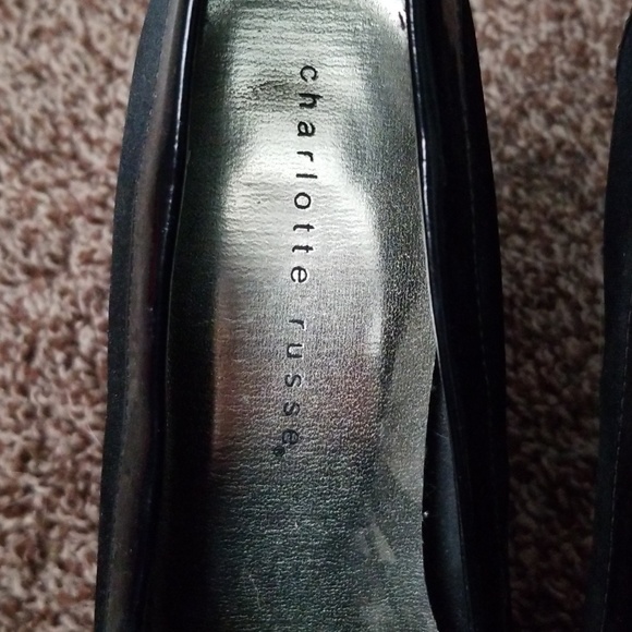 Shoes - Picture 3 of 4